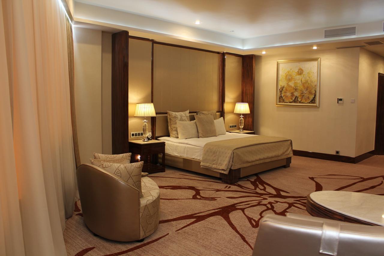 Boutique Hotel Health Club&Spa Grand Prix Astana Bagian luar foto