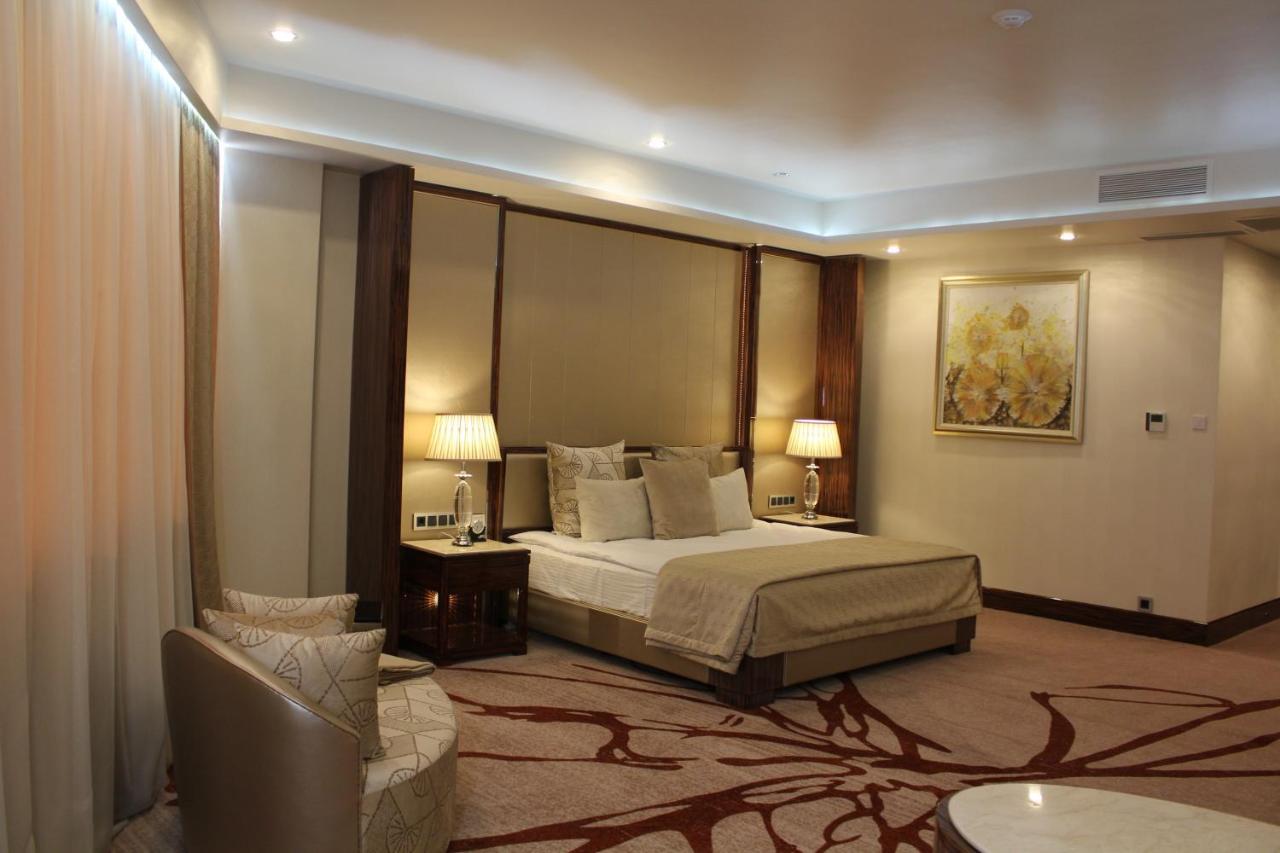 Boutique Hotel Health Club&Spa Grand Prix Astana Bagian luar foto